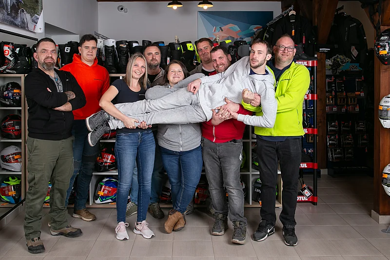 Motoralkatrész üzletünk története