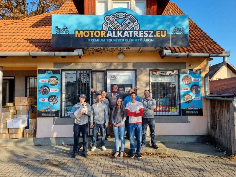 Motoralkatrész üzletünk története
